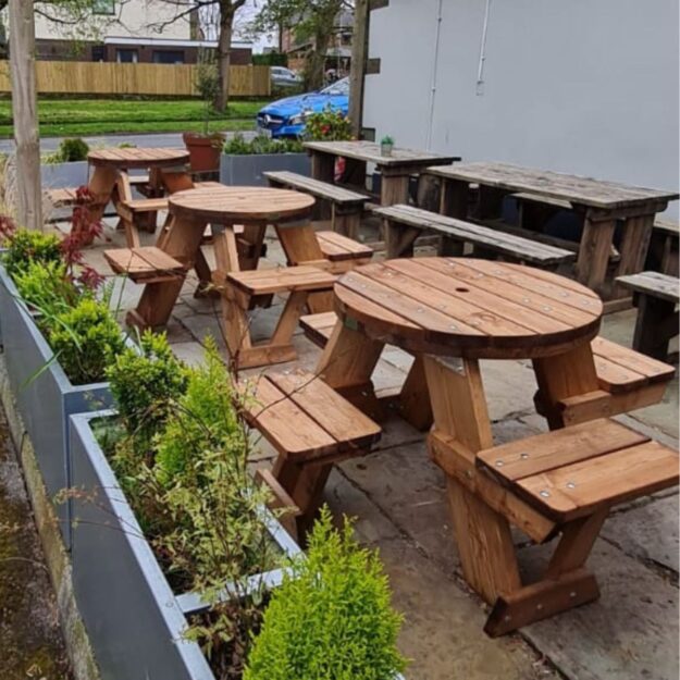 4-seater picnic table