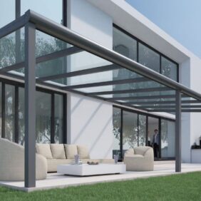 Aluminium veranda with glass roof