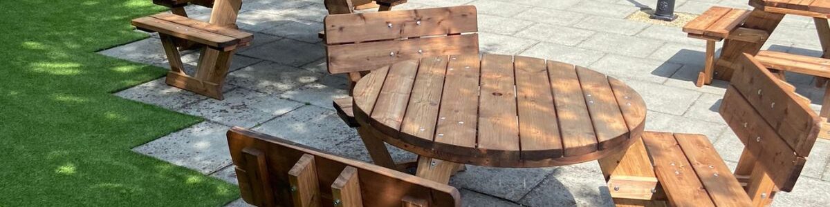 The Cleveland Bay Pub Round 6 Seater picnic tables with backrests