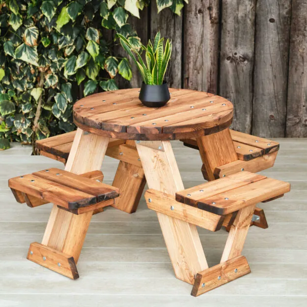 Round 4-Seater Picnic Table - Image 2